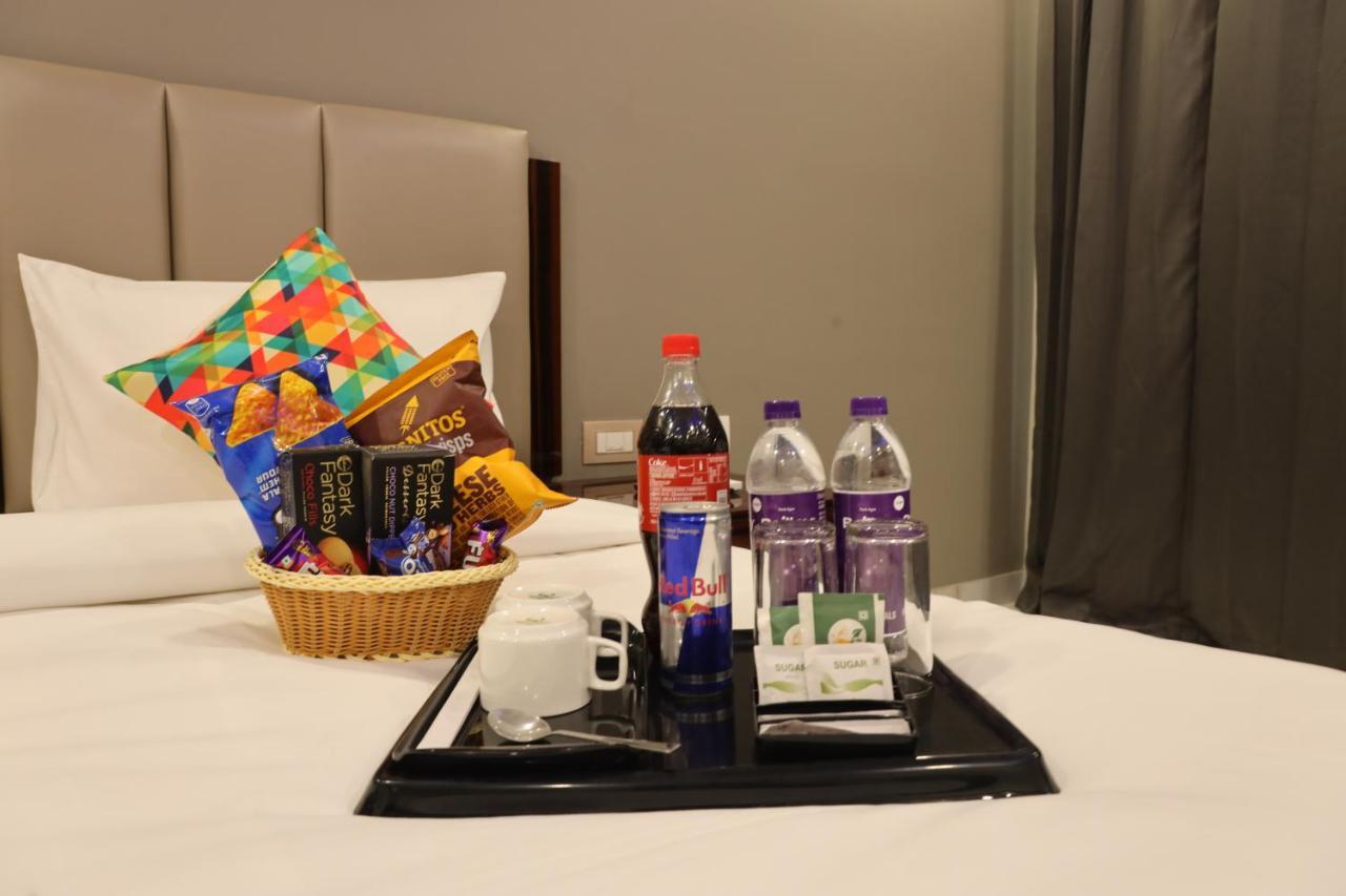 Vaabi Saabi Hotel Гургаон Экстерьер фото